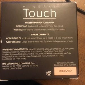 Younique Mineral Pressed Powder in Organza